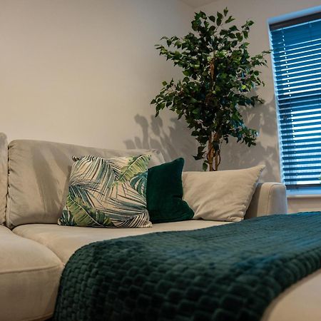 High End Apartment - Perfect For Contractors & Builders - Free Parking Ilkeston Kültér fotó