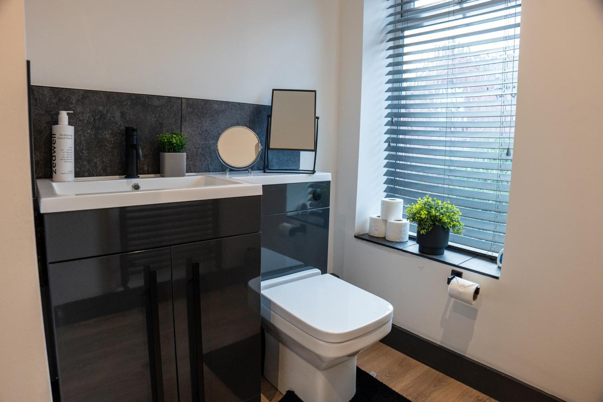 High End Apartment - Perfect For Contractors & Builders - Free Parking Ilkeston Kültér fotó