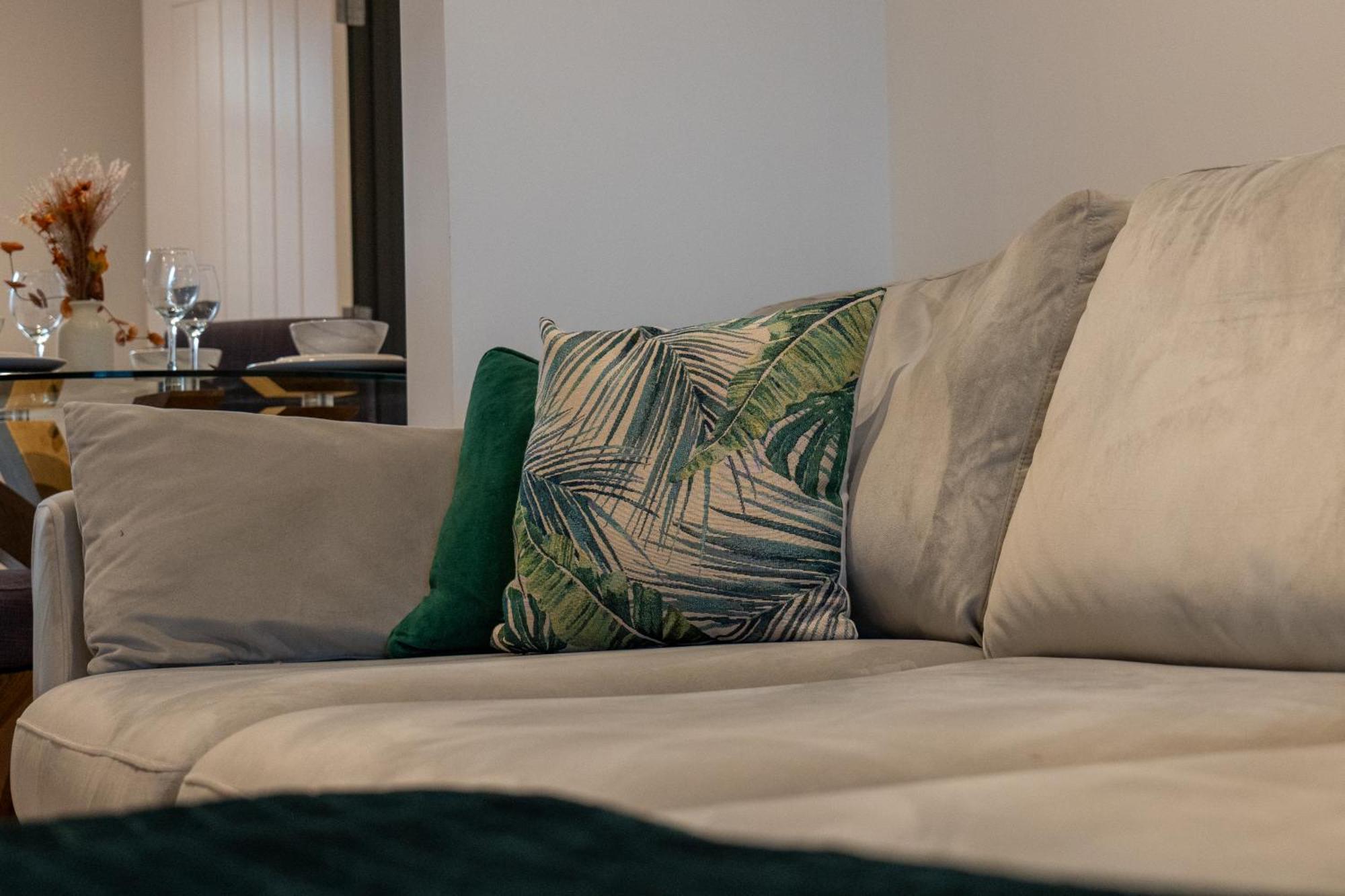 High End Apartment - Perfect For Contractors & Builders - Free Parking Ilkeston Kültér fotó